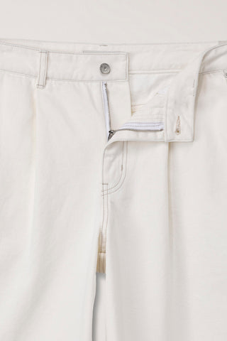 PLEATED BERMUDA DENIM SHORTS CREAM