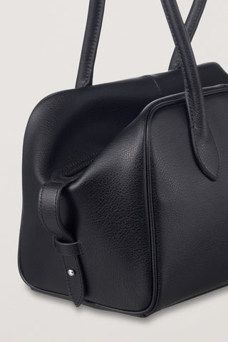 SOFT FRAME COMPACT SHOULDER BAG BLACK