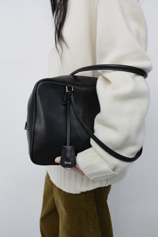CLASSIC 28 LEATHER BAG BLACK