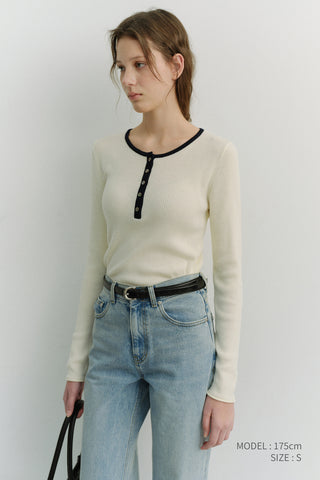 BUTTONED ROUND-NECK KNIT TOP CREAM