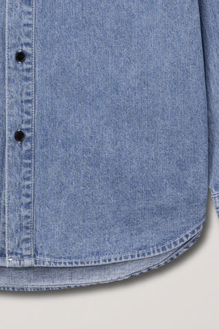 UNISEX OVERSIZED DENIM SHIRT LIGHT BLUE