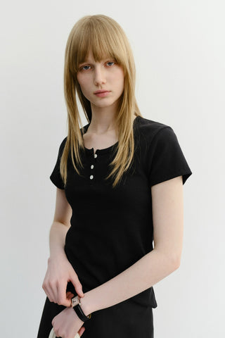 CLASSIC SCOOP NECK TOP BLACK