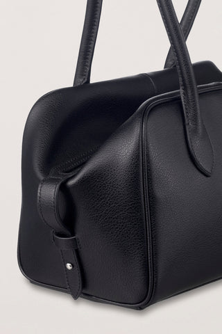 SOFT FRAME COMPACT SHOULDER BAG BLACK