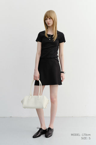 CLASSIC SCOOP NECK TOP BLACK