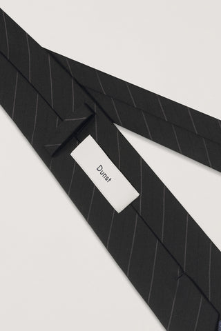 STRIPED TIE BLACK