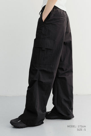 UTILITY PARACHUTE PANTS BLACK