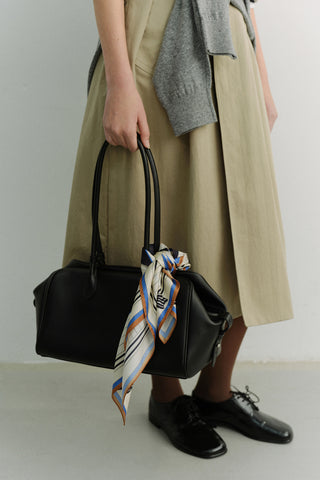 SOFT FRAME SHOULDER BAG BLACK