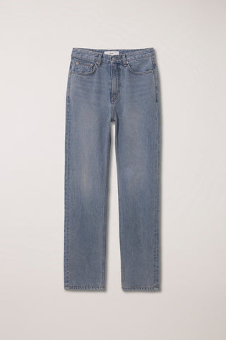 ESSENTIAL STRAIGHT JEANS LIGHT BLUE
