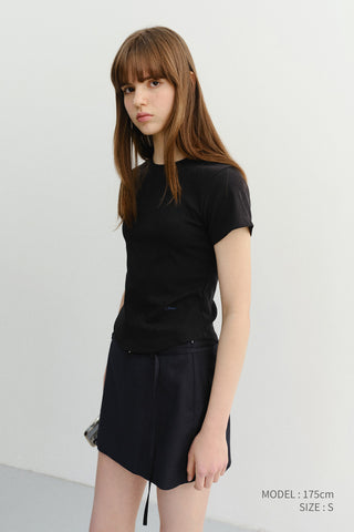 CURVED HEM SLIM TOP BLACK