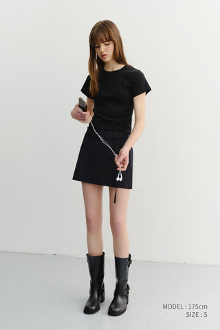 CURVED HEM SLIM TOP BLACK