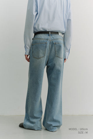 SEMI FLARED JEANS LIGHT BLUE