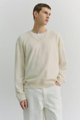 UNISEX SOFT V-NECK SWEATER IVORY