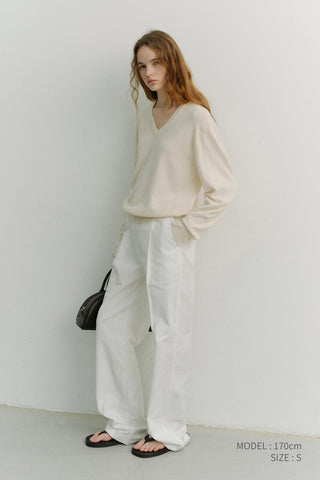 UNISEX SOFT V-NECK SWEATER IVORY