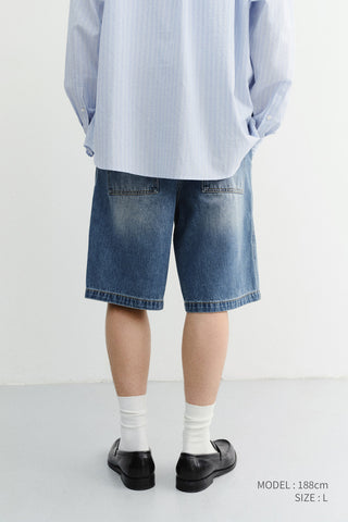 PLEATED BERMUDA DENIM SHORTS CLASSIC BLUE