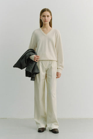 UNISEX SOFT V-NECK SWEATER IVORY