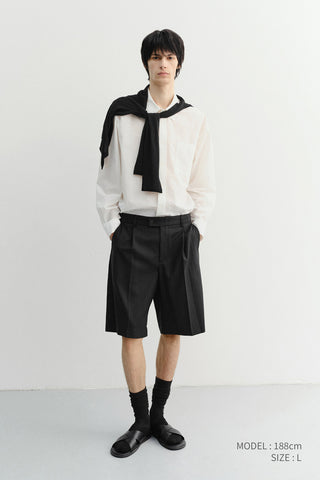 PLEATED BERMUDA SHORTS BLACK