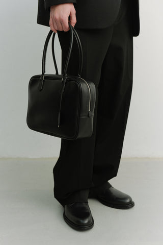 CLASSIC 28 LEATHER BAG BLACK