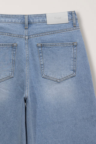 RELAXED BERMUDA DENIM SHORTS LIGHT BLUE
