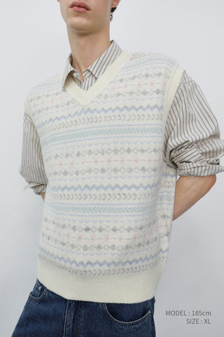 UNISEX CRAFTED V-NECK KNIT VEST CREAM