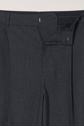 DOUBLE PLEATED WIDE SLACKS CHARCOAL GREY