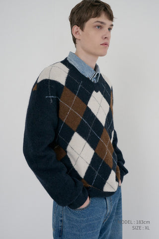 [SULLYOON PICK] UNISEX HAIRY ALPACA ARGYLE SWEATER NAVY