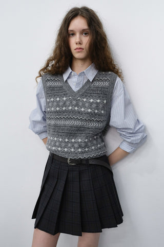 UNISEX CRAFTED V-NECK KNIT VEST GREY