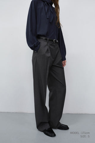 PLEATED SEMI-WIDE SLACKS CHARCOAL GREY