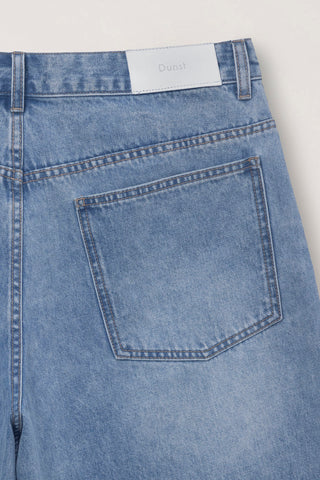 CLASSIC BAGGY DENIM SHORTS LIGHT BLUE