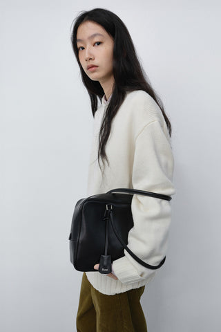 CLASSIC 28 LEATHER BAG BLACK