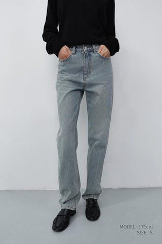 ESSENTIAL STRAIGHT JEANS LIGHT BLUE