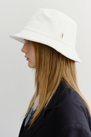 ADVENTURE BUCKET HAT WHITE