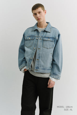 UNISEX DENIM TRUCKER JACKET LIGHT BLUE