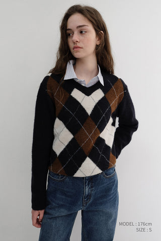 [SULLYOON PICK] UNISEX HAIRY ALPACA ARGYLE SWEATER NAVY