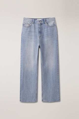 SEMI FLARED JEANS LIGHT BLUE