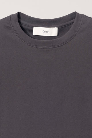 CURVED HEM SLIM TOP WASHED CHARCOAL GREY