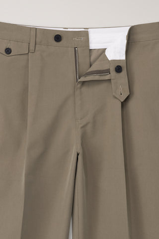 PLEATED CHINO SLACKS KHAKI BROWN