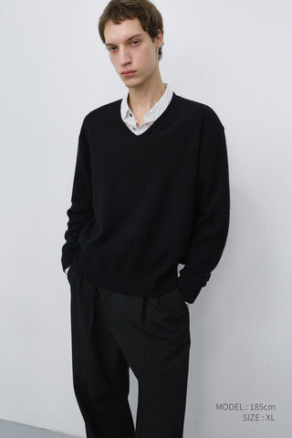 UNISEX CASHMERE V-NECK SWEATER BLACK