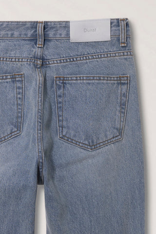 ESSENTIAL STRAIGHT JEANS LIGHT BLUE