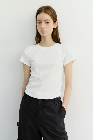 CURVED HEM SLIM TOP WHITE