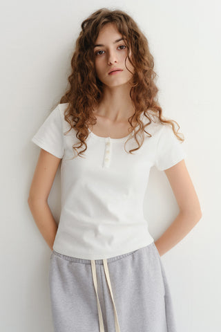 CLASSIC SCOOP NECK TOP IVORY