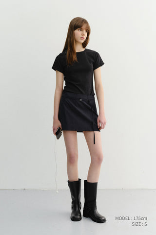CURVED HEM SLIM TOP BLACK