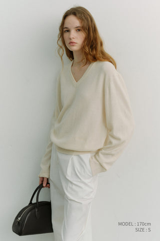 UNISEX SOFT V-NECK SWEATER IVORY
