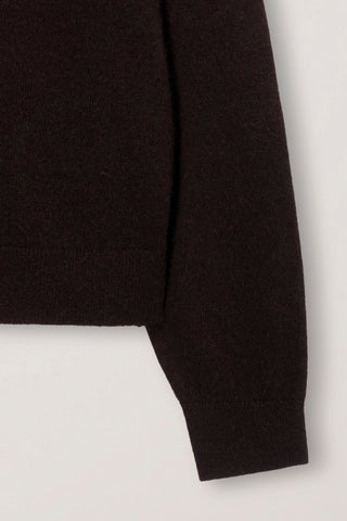 UNISEX ESSENTIAL CREWNECK SWEATER BROWN