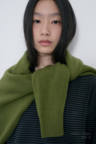UNISEX CASHMERE V-NECK SWEATER OLIVE GREEN